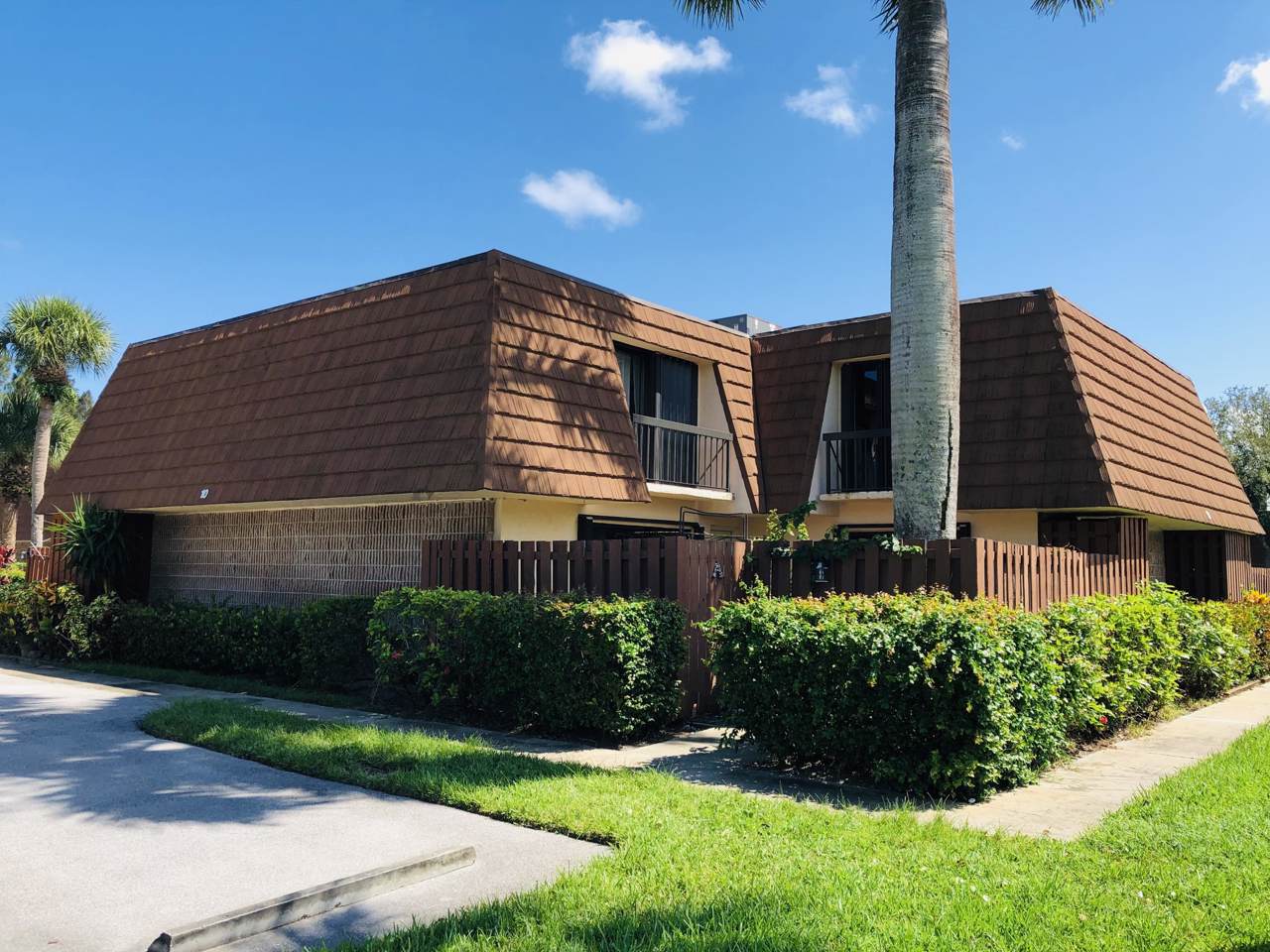 825 Center Street - Photo 1