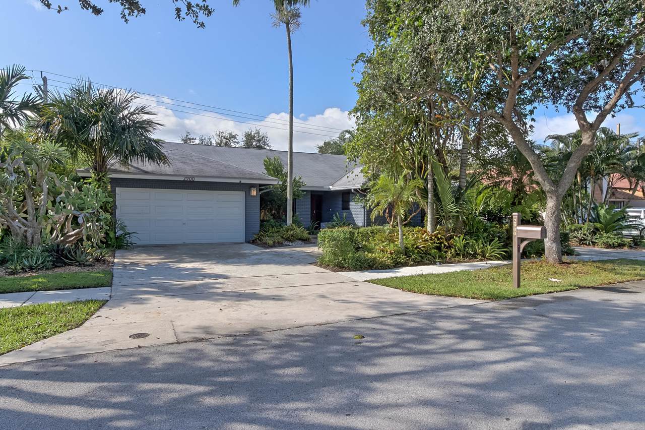 2900 30th Street - Photo 1