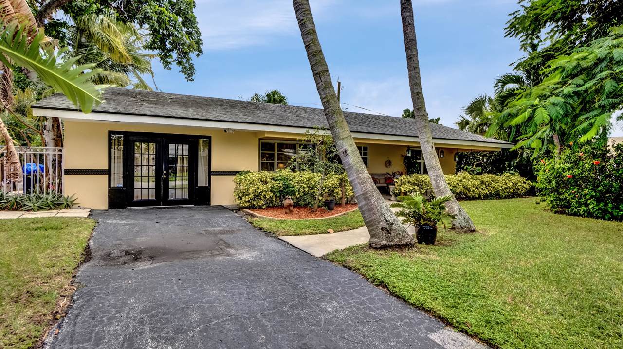 732 Heron Drive - Photo 1