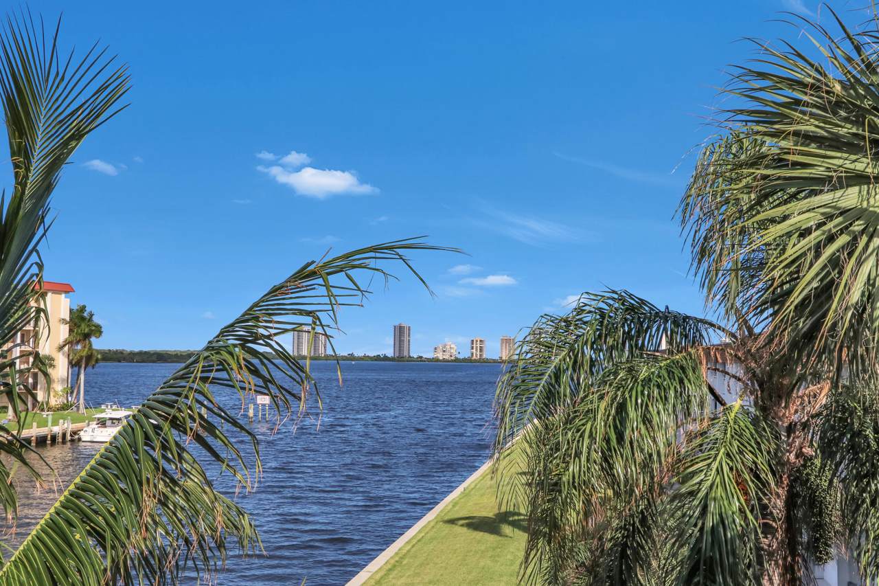 125 Shore Court - Photo 1
