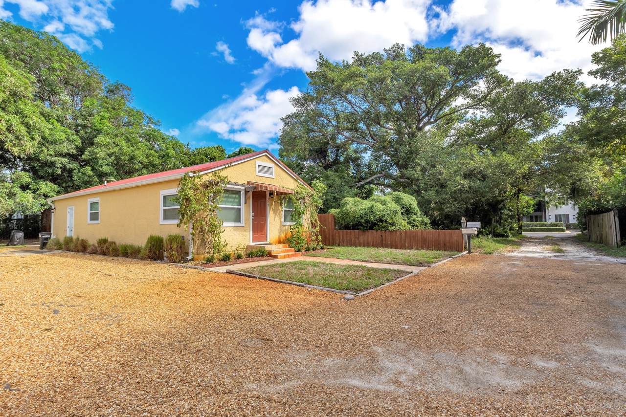 305 12th Road - Photo 1
