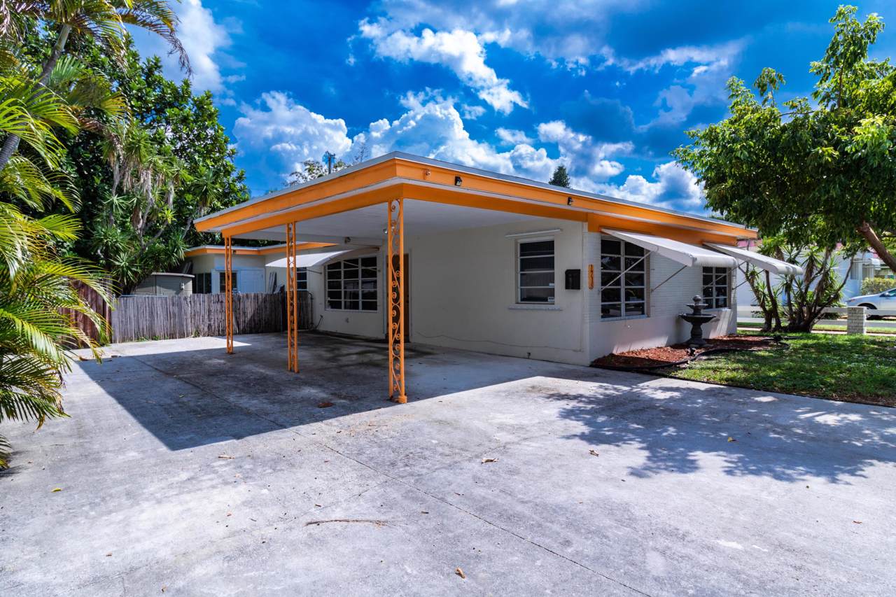 1718 K Street - Photo 1