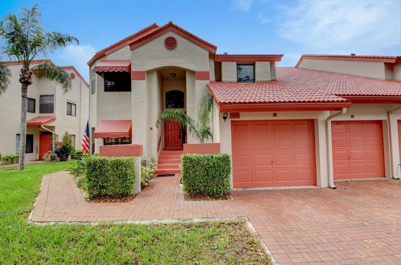 7669 Lexington Club Boulevard - Photo 1