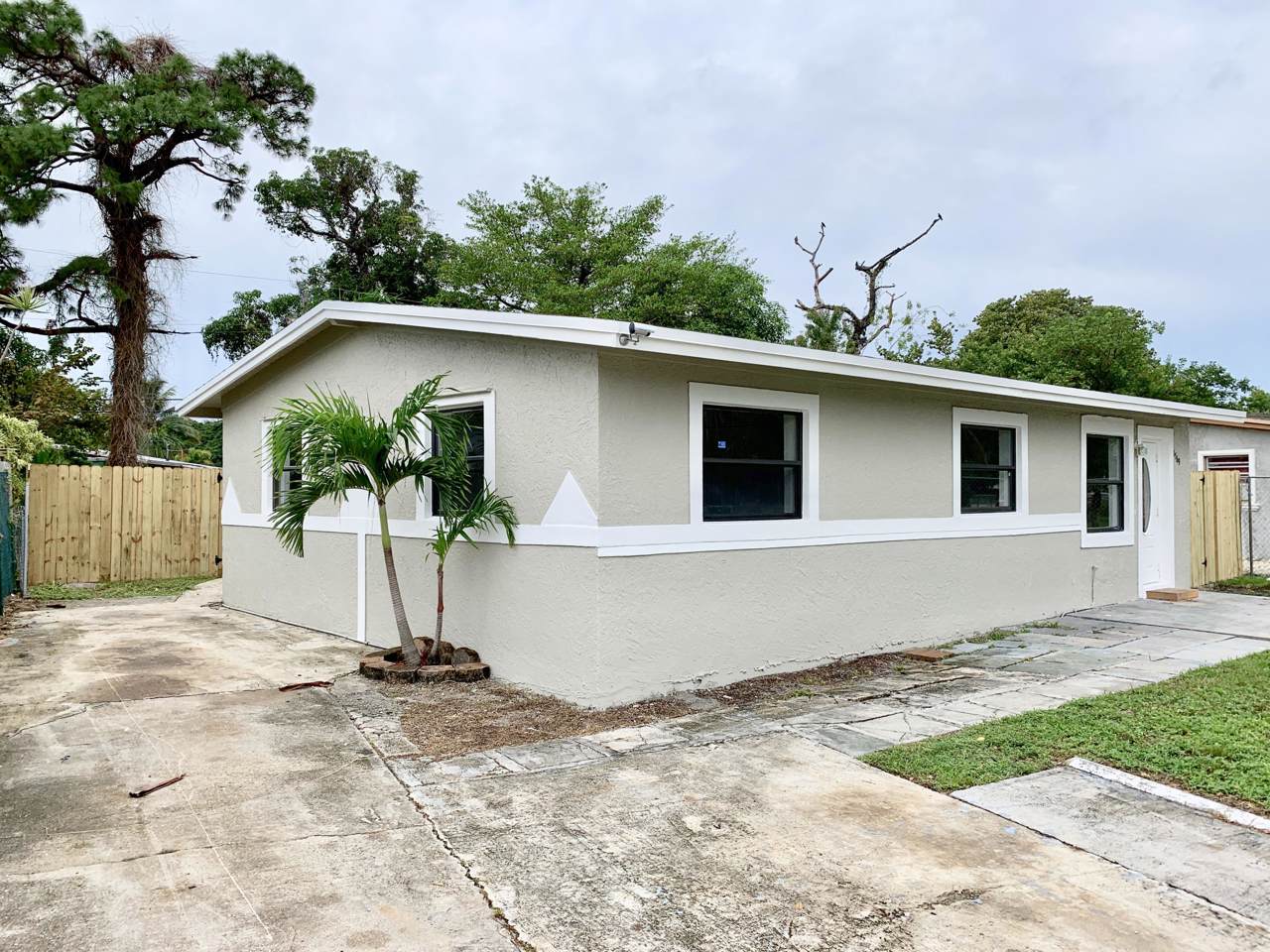 1569 15th Terrace - Photo 1