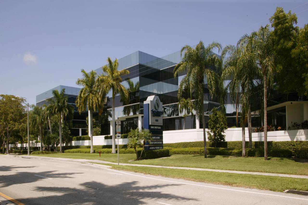 4800 Federal Highway - Photo 1