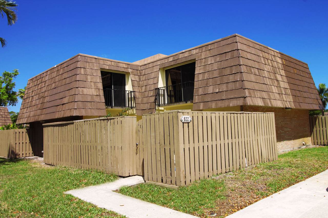 822 8th Court - Photo 1