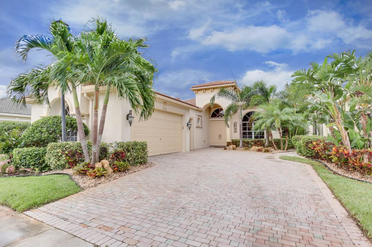10910 Northgreen Drive - Photo 1