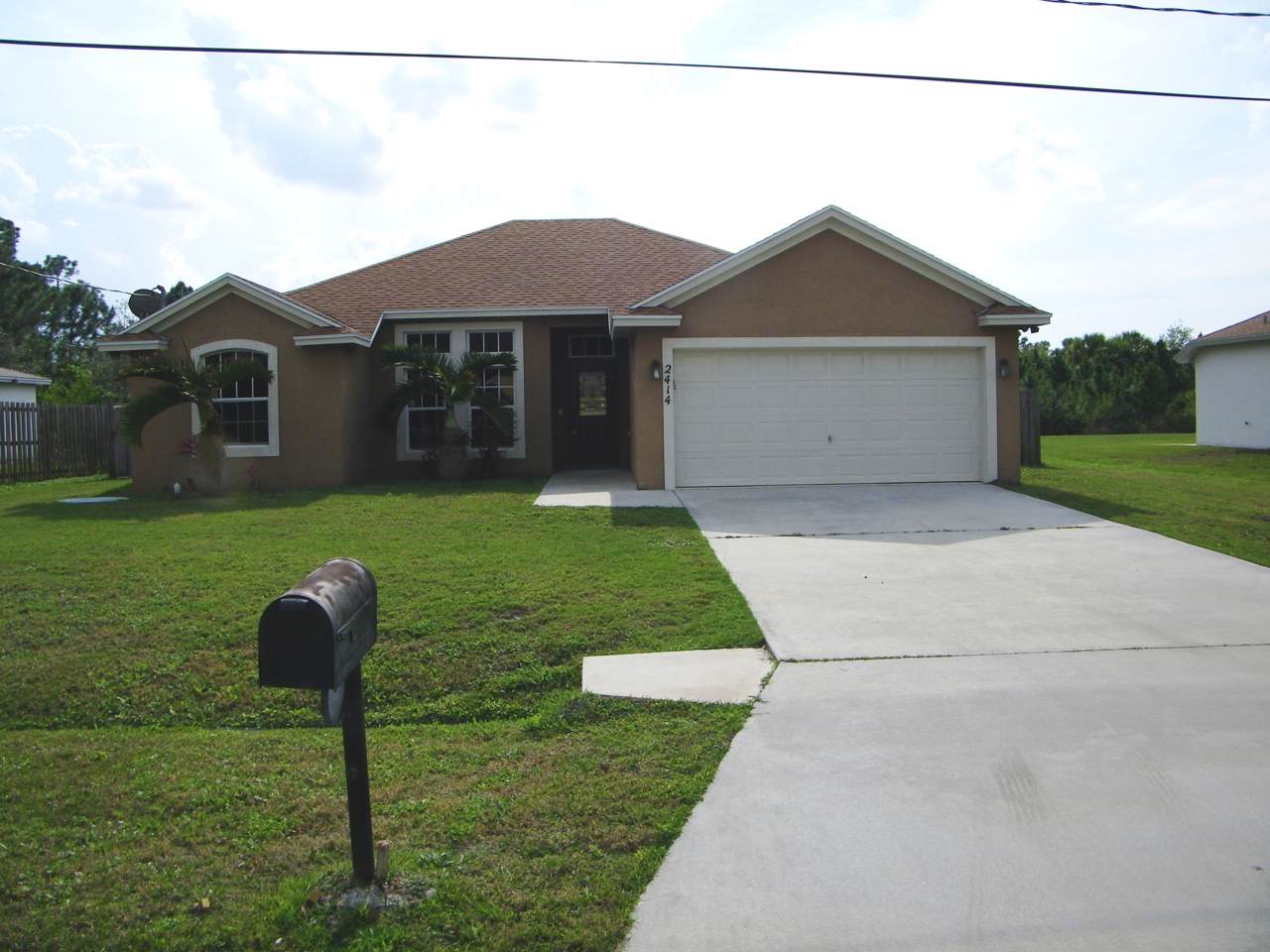 2414 Fairgreen Road - Photo 1