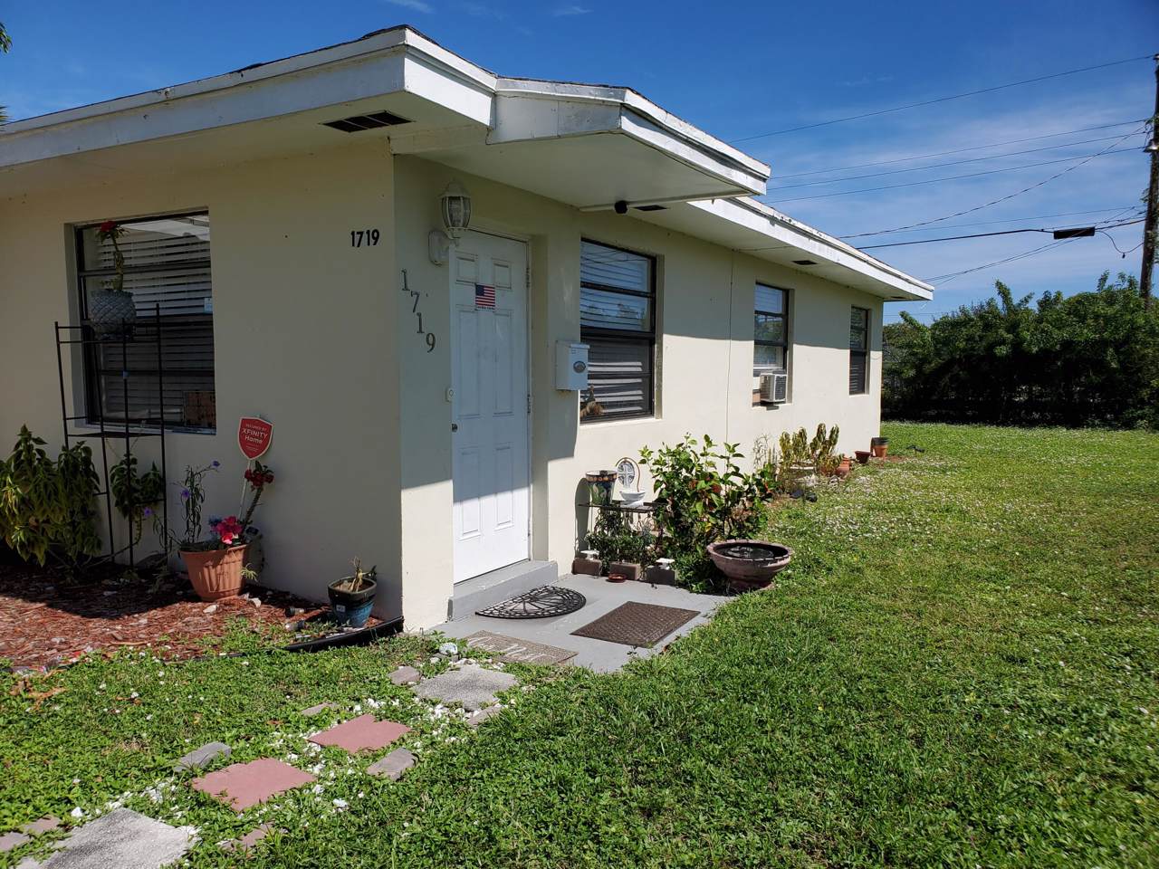 1717 3rd Avenue - Photo 1