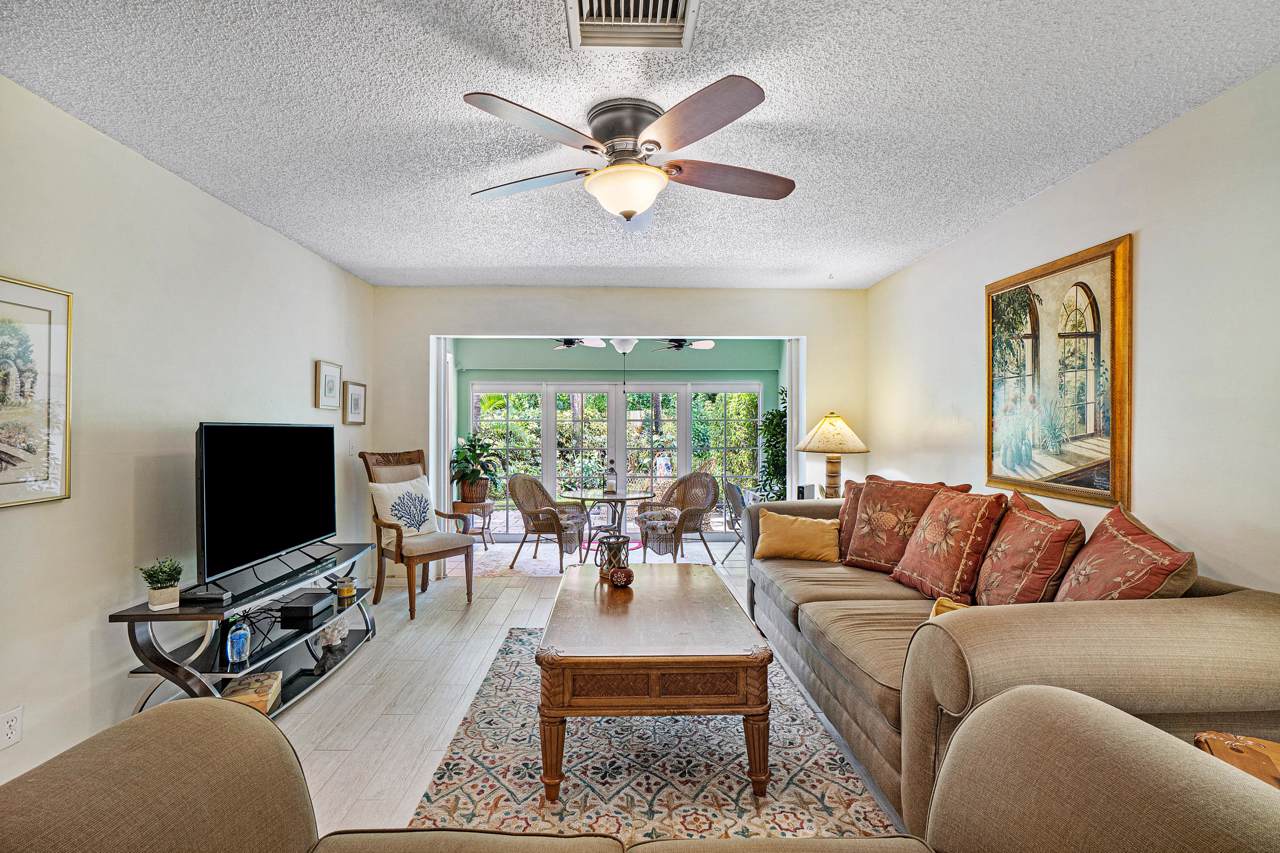 318 7th Avenue - Photo 1