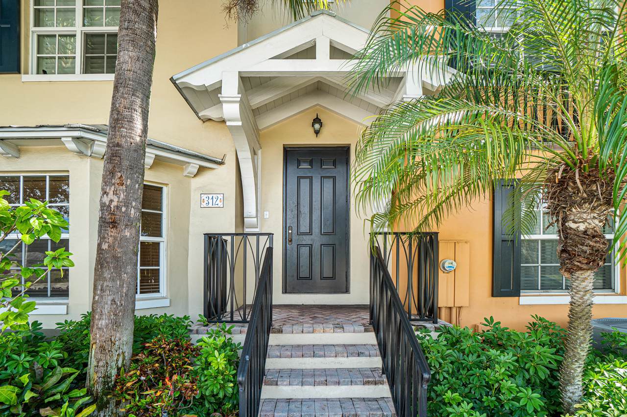 312 Mallory Circle - Photo 1