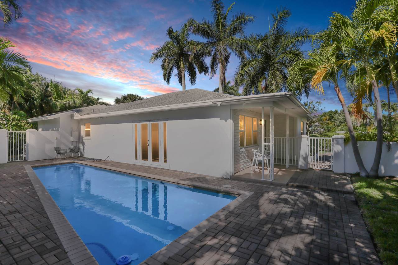 202 32nd Street - Photo 1