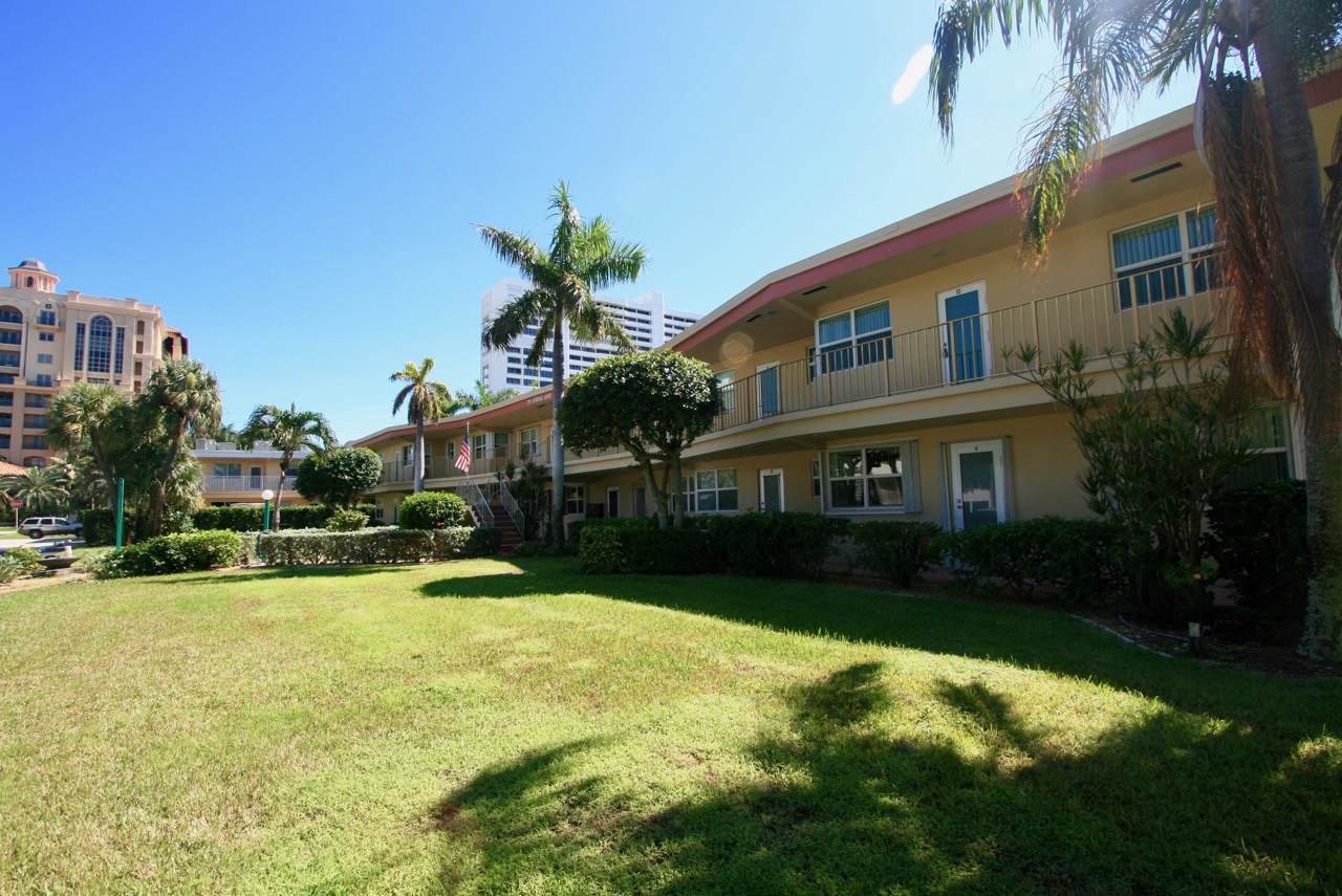 930 Osceola Drive - Photo 1