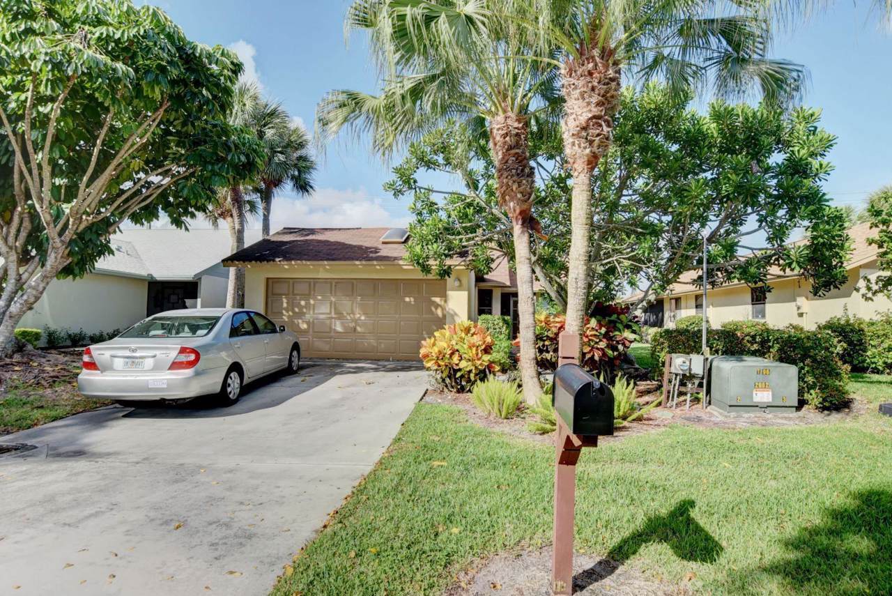 700 32nd Avenue - Photo 1