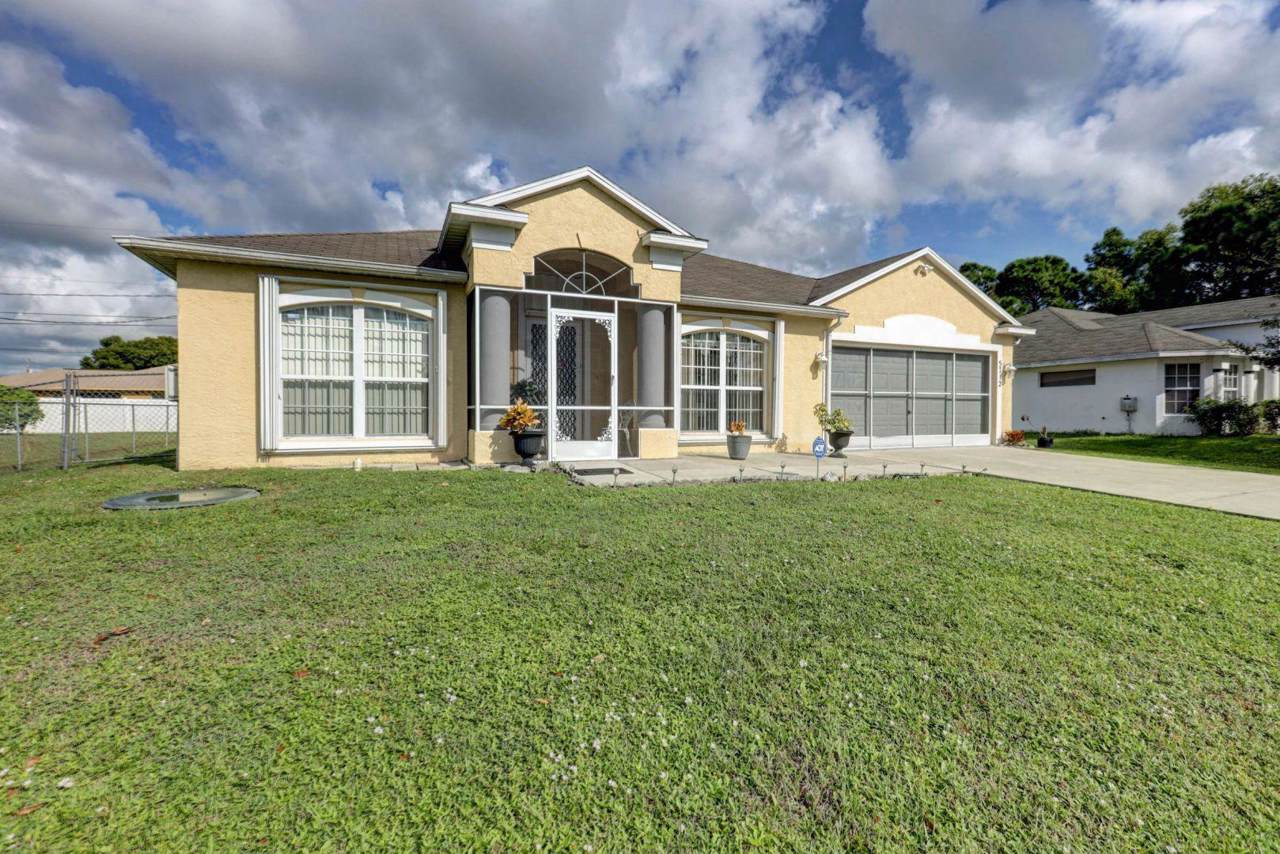 5712 Macedo Boulevard - Photo 1