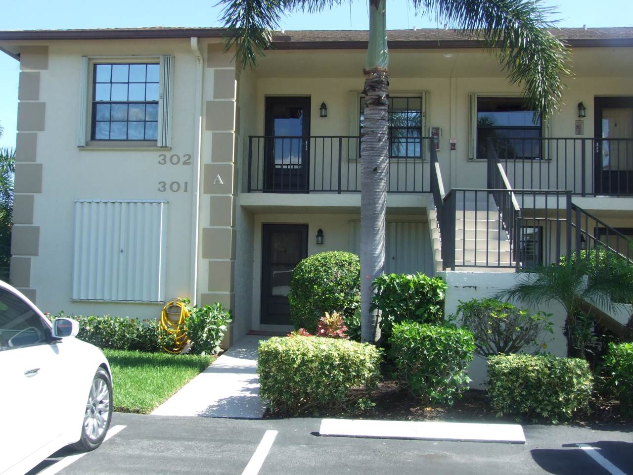 302 Pinecrest Circle - Photo 1