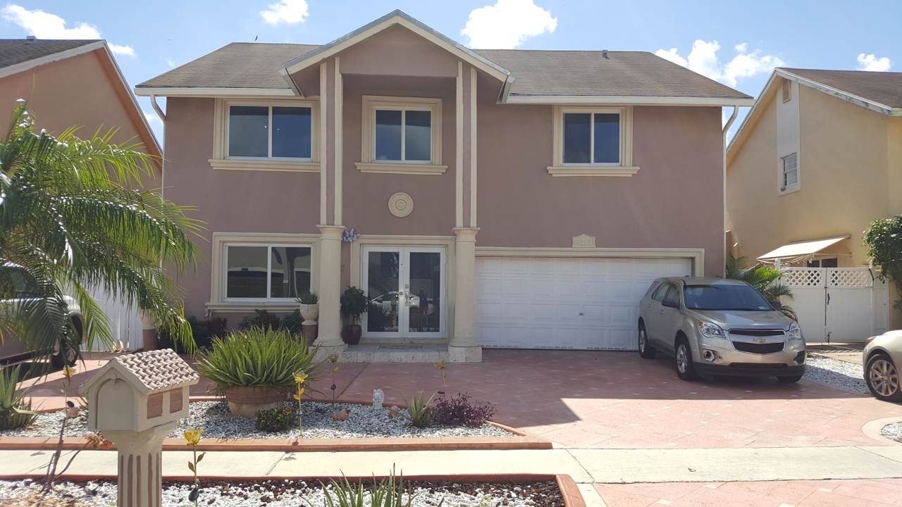 9710 13 Street - Photo 1