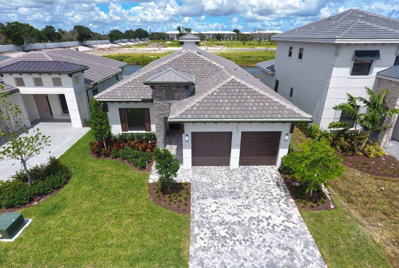 2918 Gin Berry Way - Photo 1