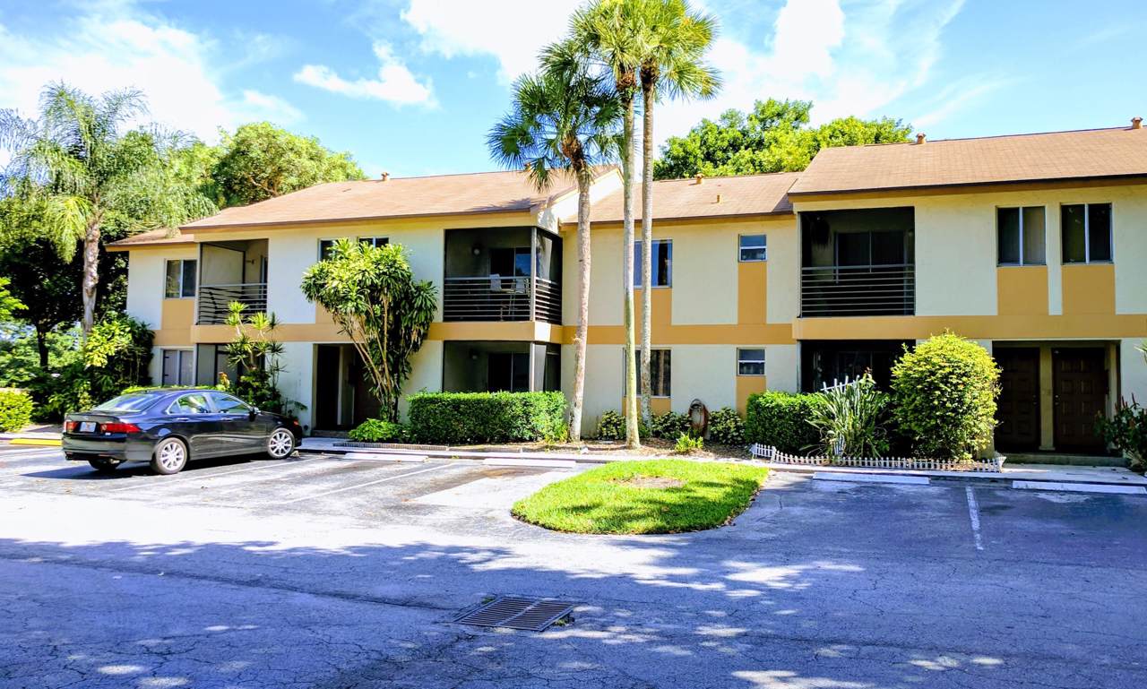 512 Gardens Drive - Photo 1