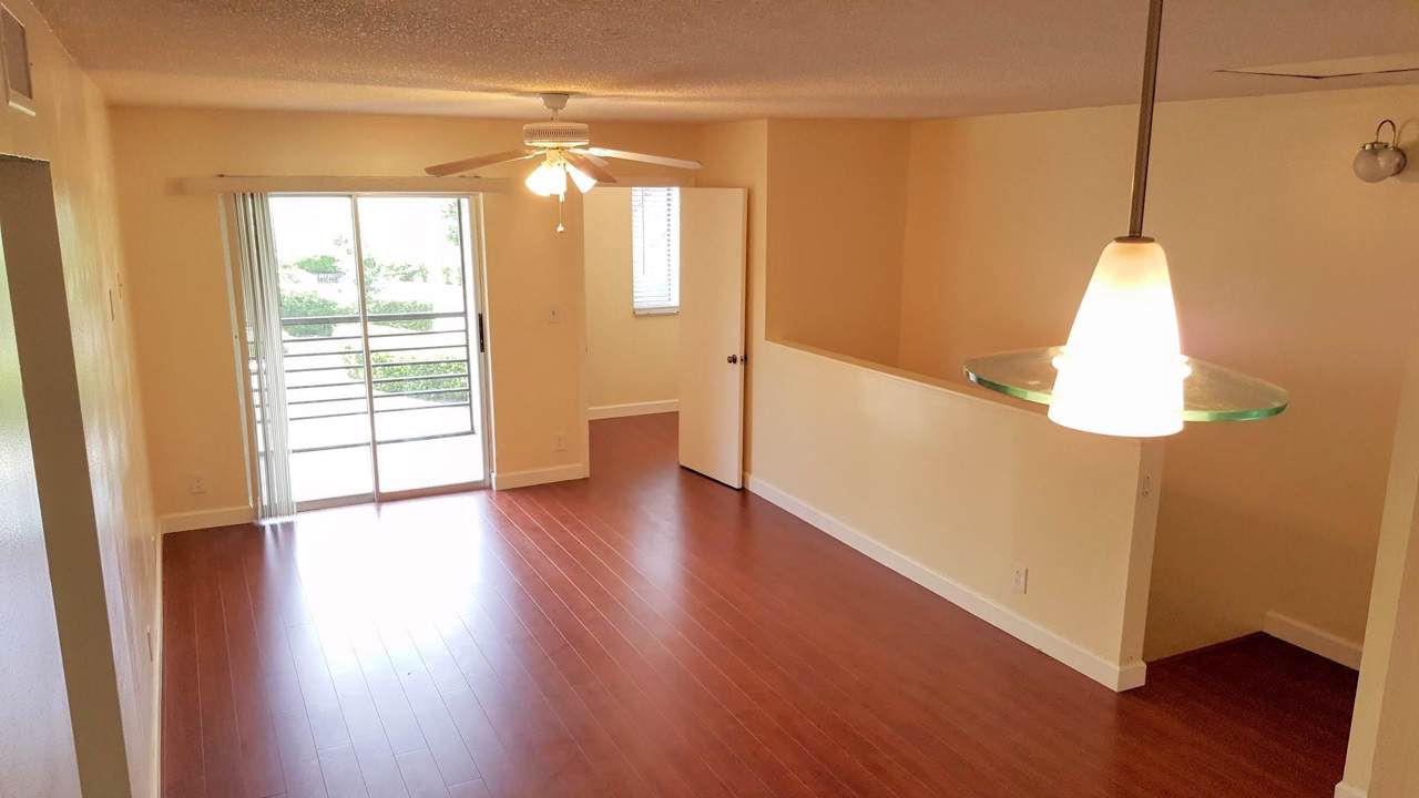 507 Gardens Drive - Photo 1