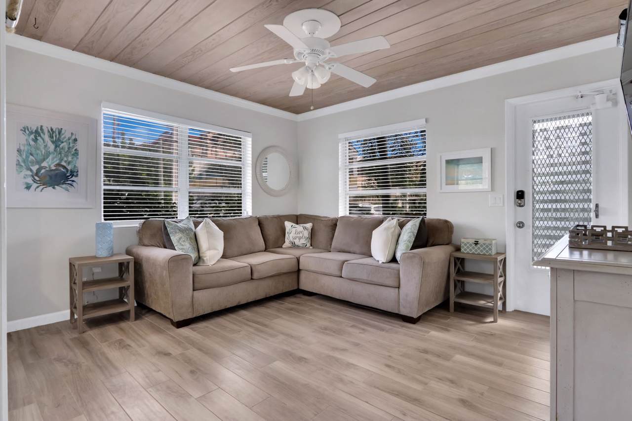 30 Andrews Avenue - Photo 1