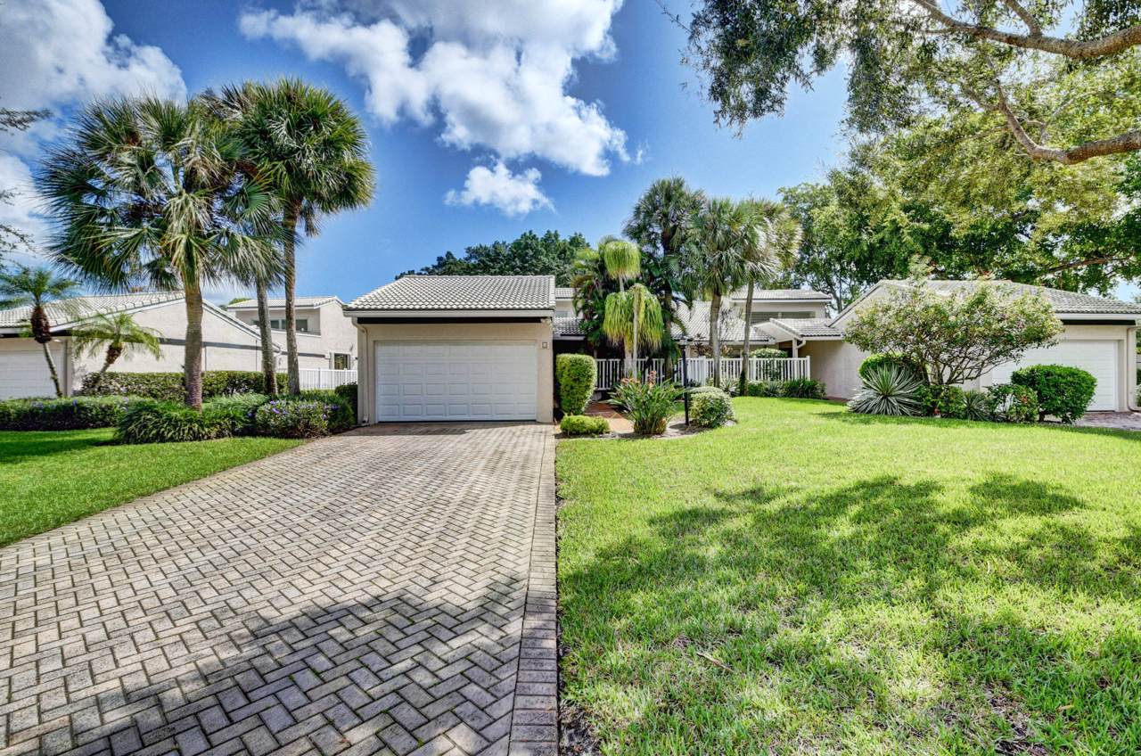 3 Villa Lane - Photo 1