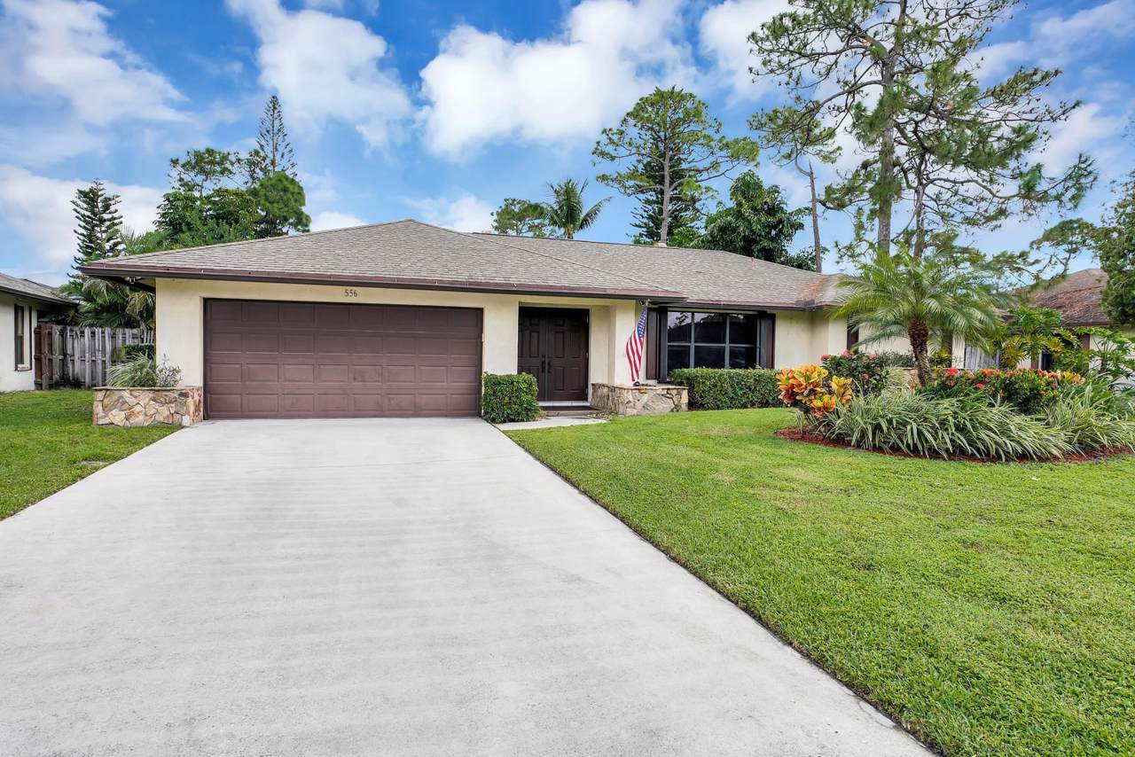 556 Azure Avenue - Photo 1
