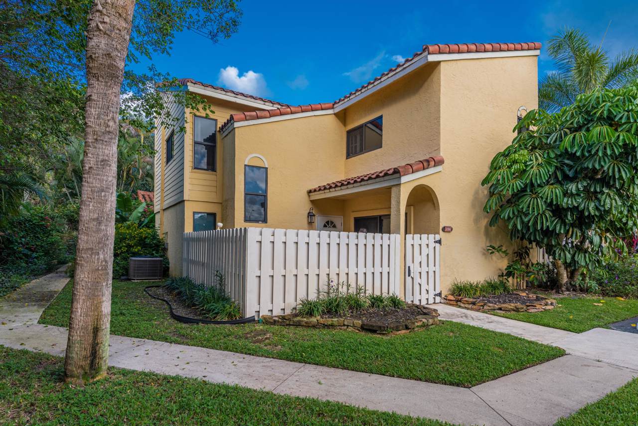 22380 Pineapple Walk Drive - Photo 1