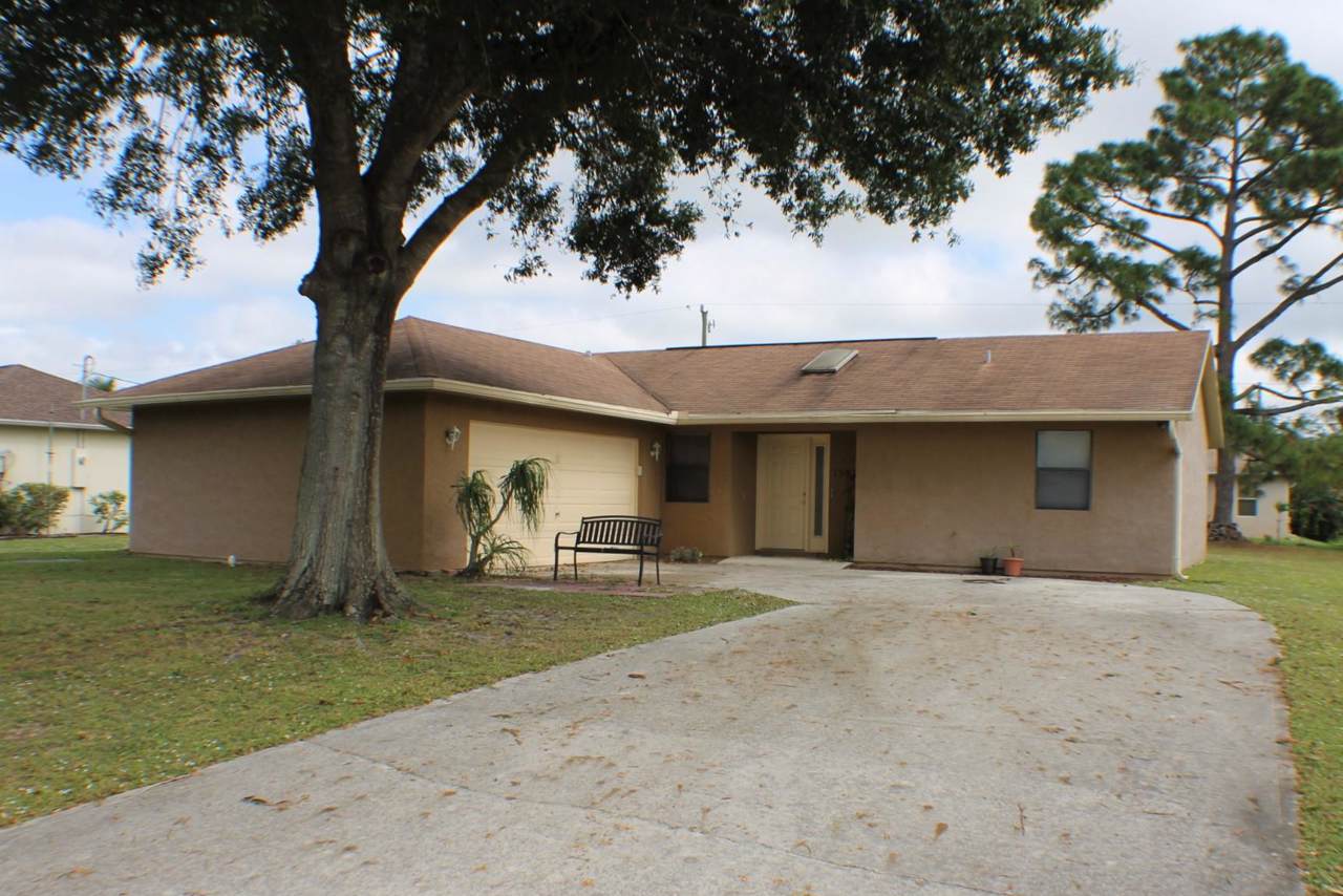 1581 Curtis Street - Photo 1