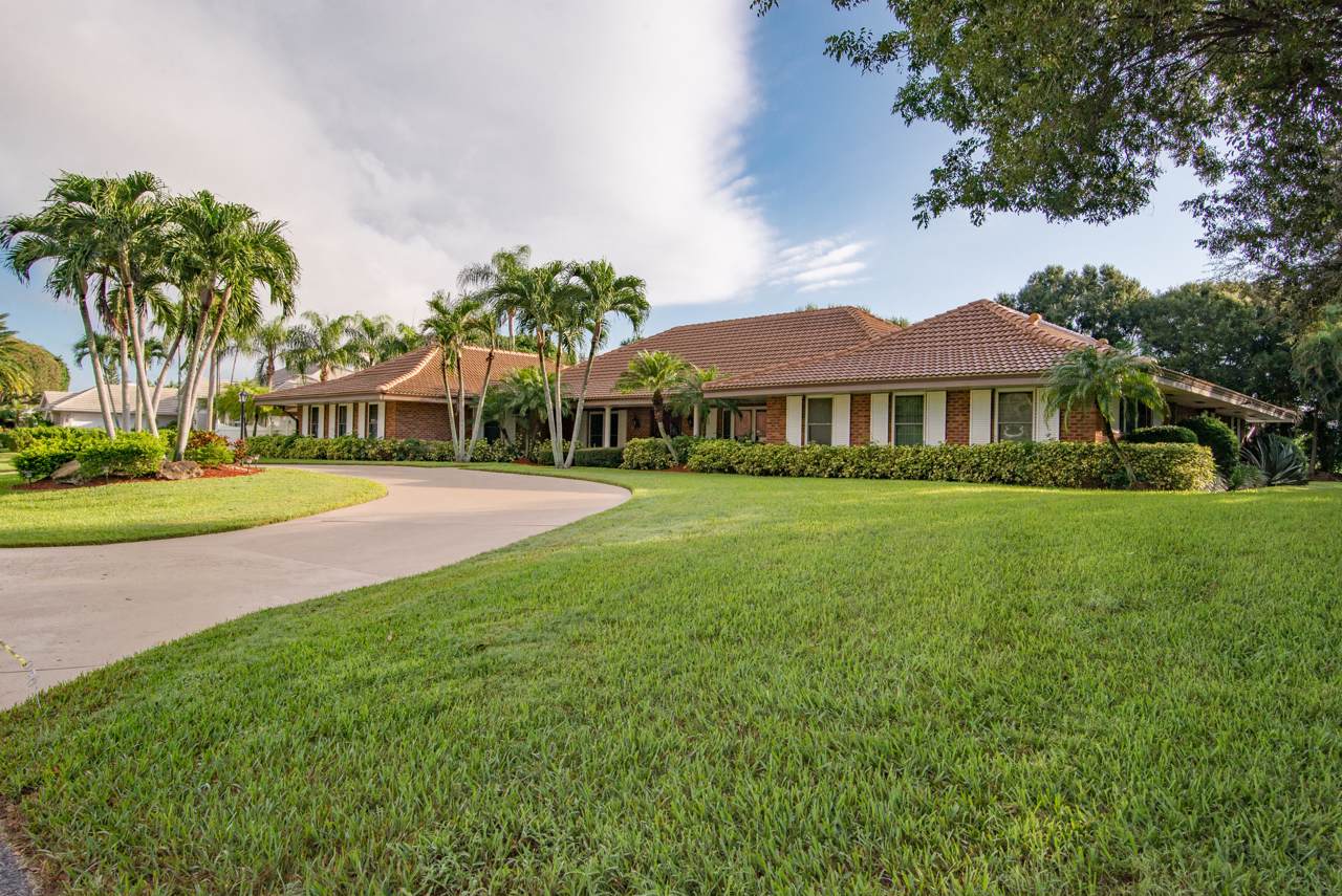 10890 Gleneagles Road - Photo 1