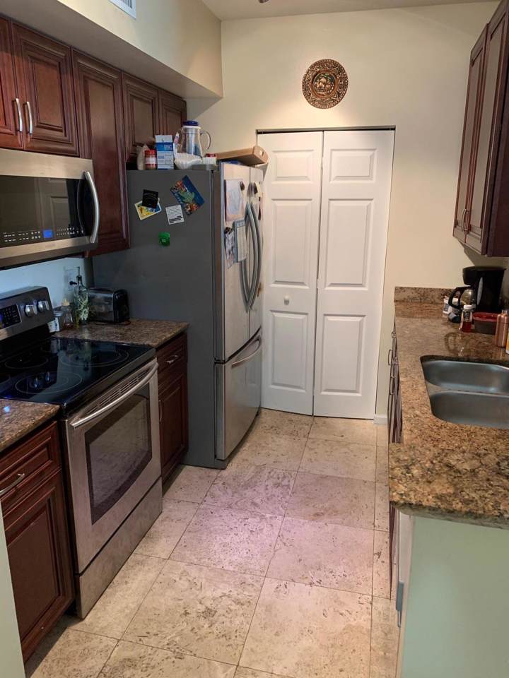 580 Sapodilla Avenue - Photo 1