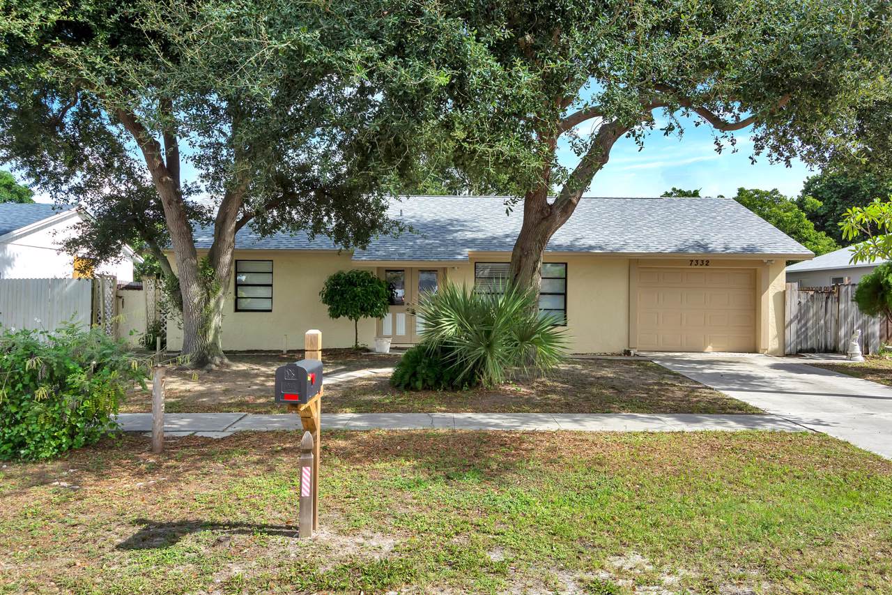 7332 San Castle Boulevard - Photo 1 7332 San Castle Boulevard - Photo 1