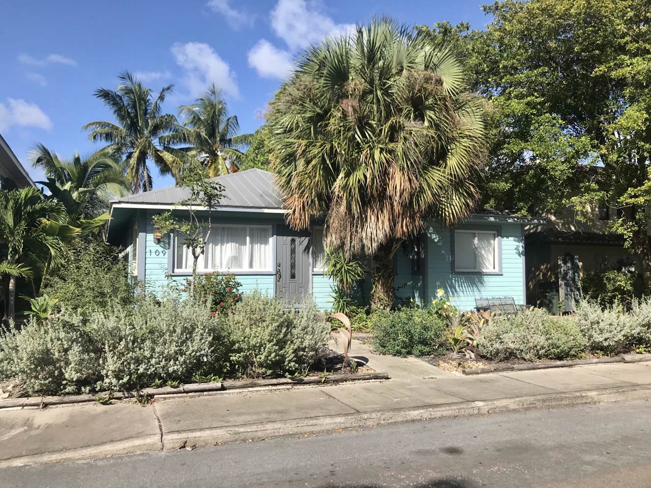 109 Palmway - Photo 1