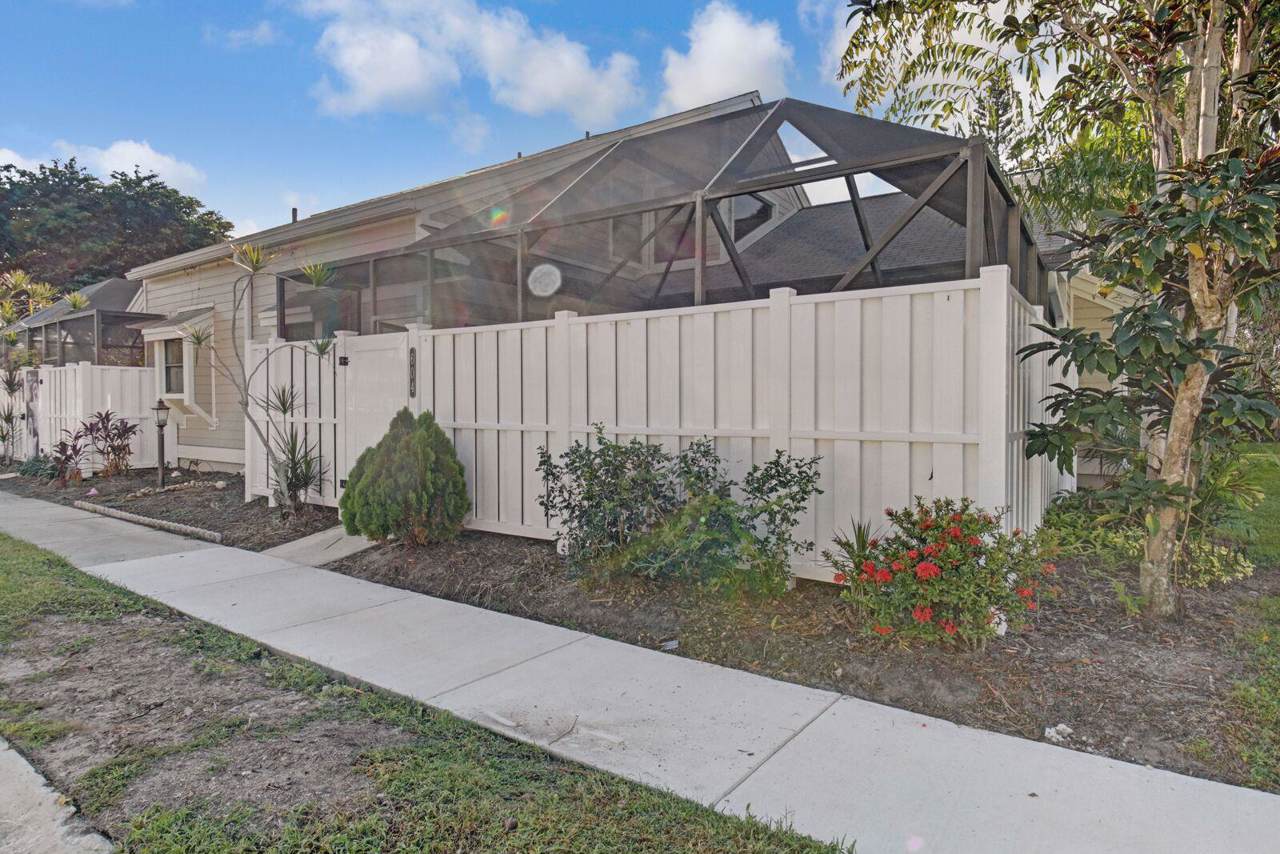 604 Summerwinds Lane - Photo 1