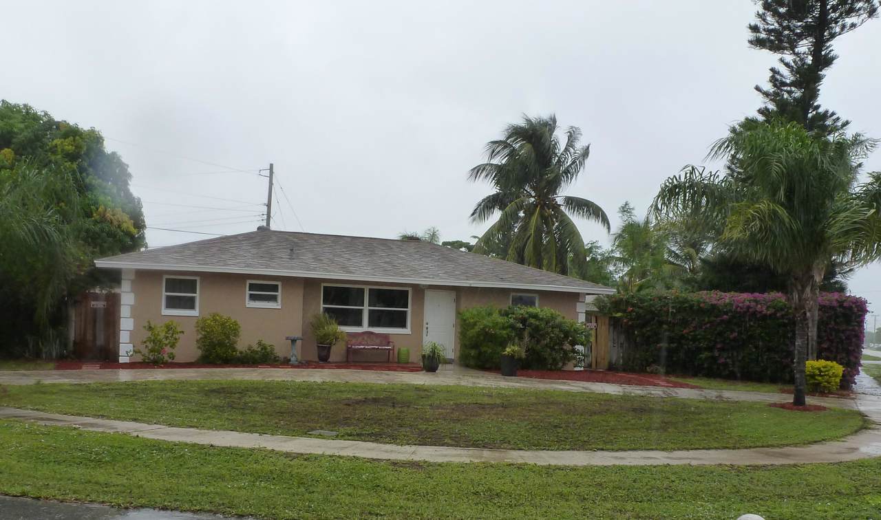 1403 Central Street - Photo 1
