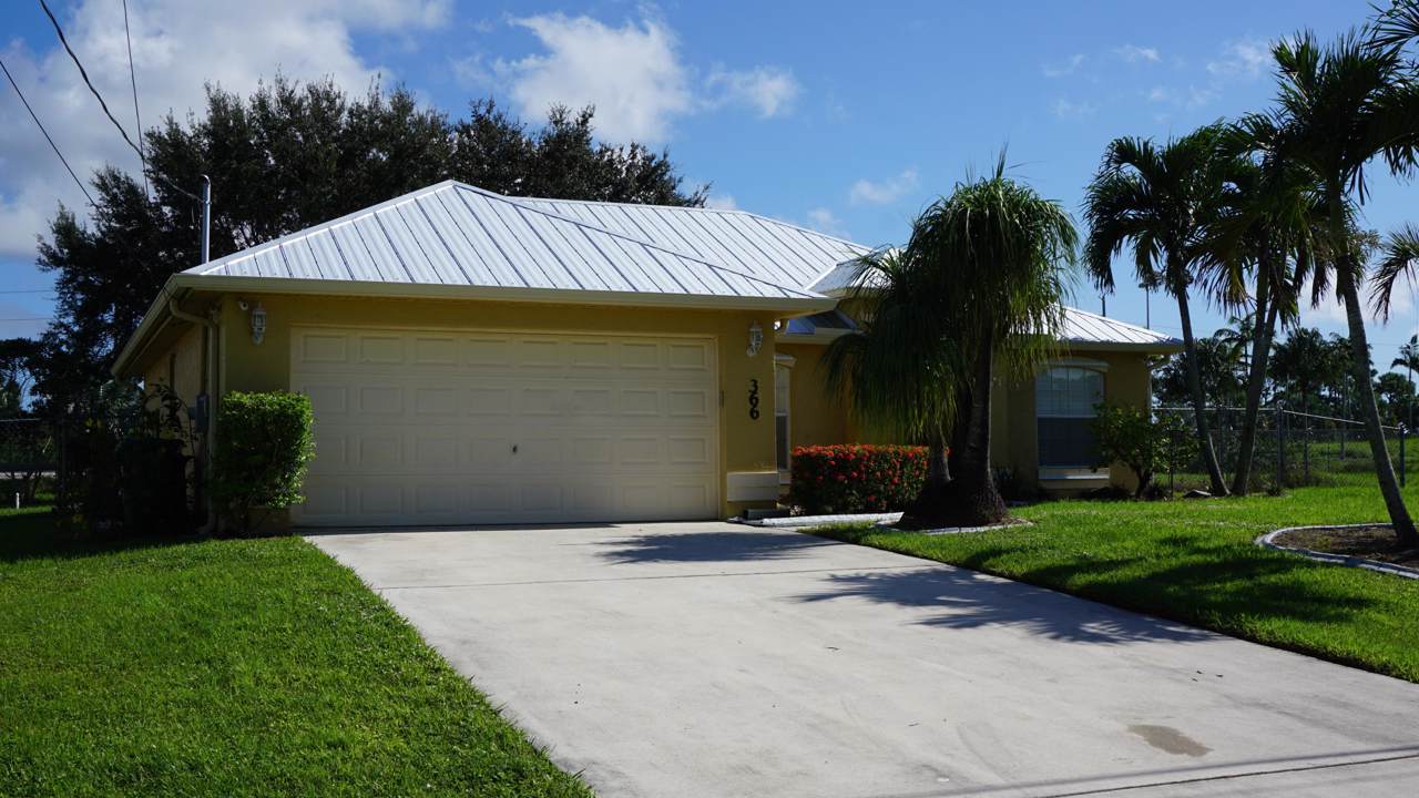 366 Ridgecrest Drive - Photo 1