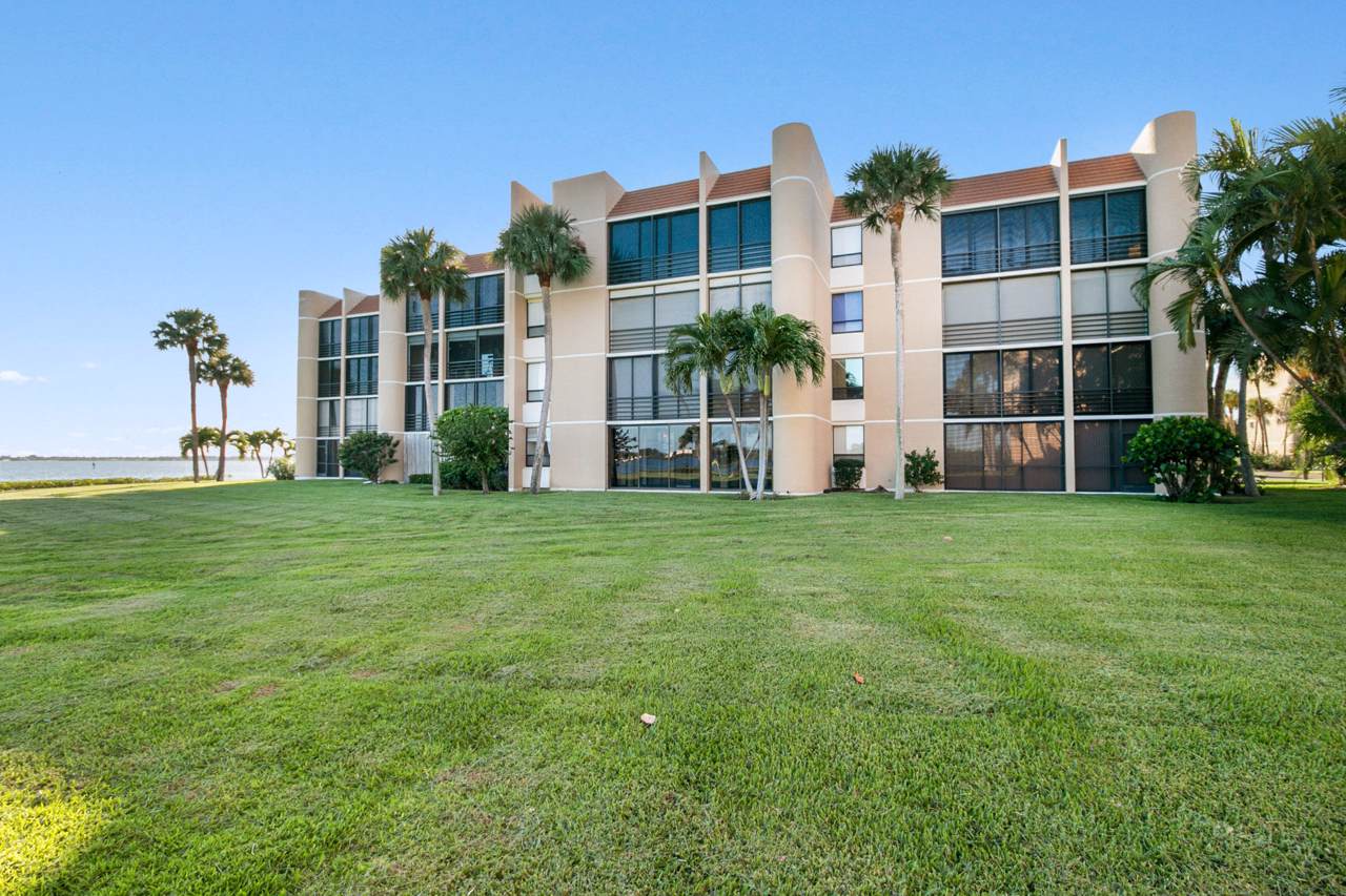 3432 Causeway Boulevard - Photo 1