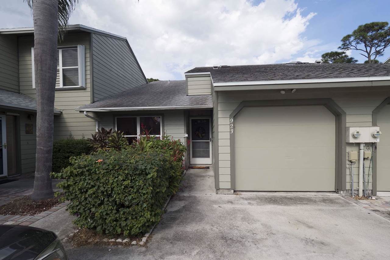 923 Sandalwood Place - Photo 1