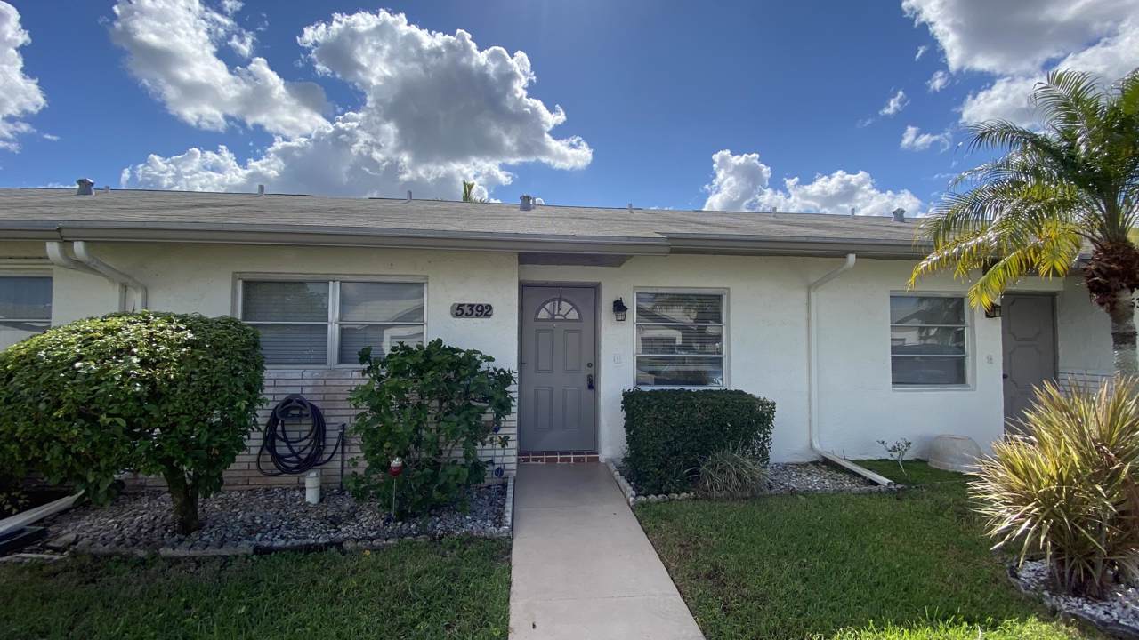 5392 Glenda Street - Photo 1