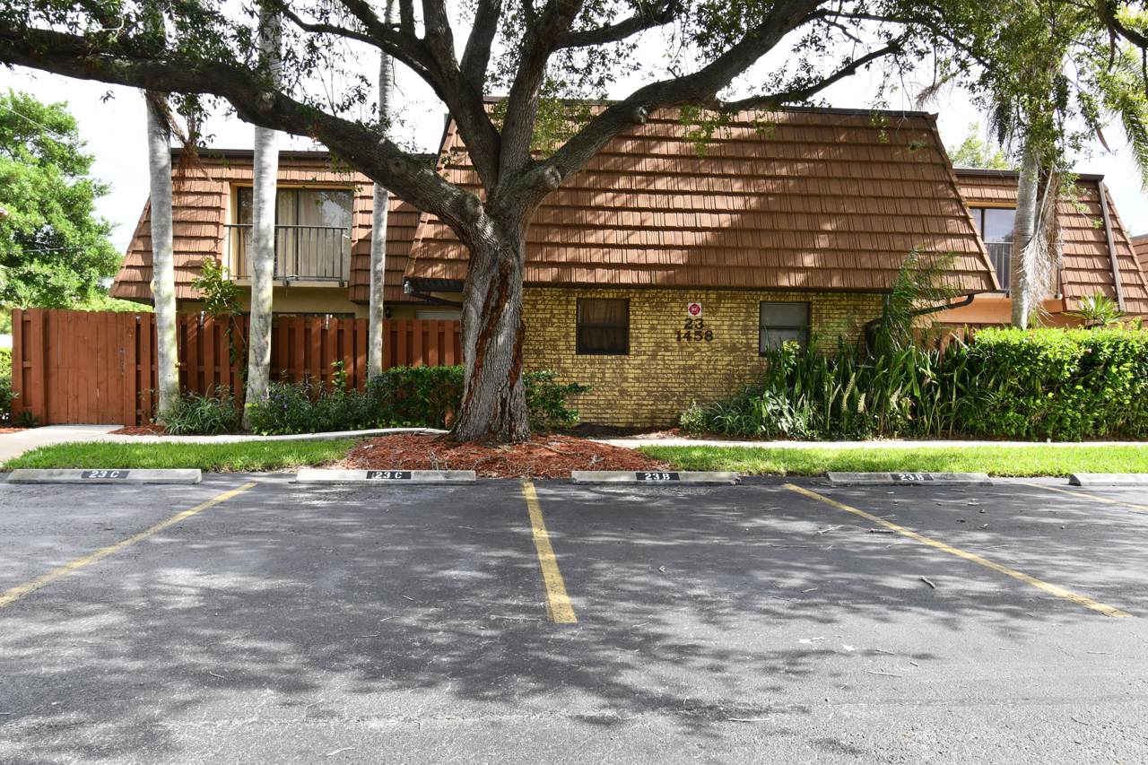 1458 Lawnwood Circle - Photo 1