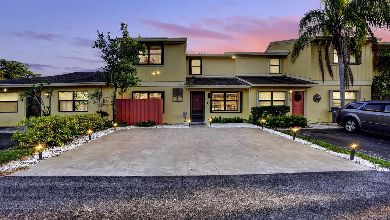 5272 Tennis Lane - Photo 1