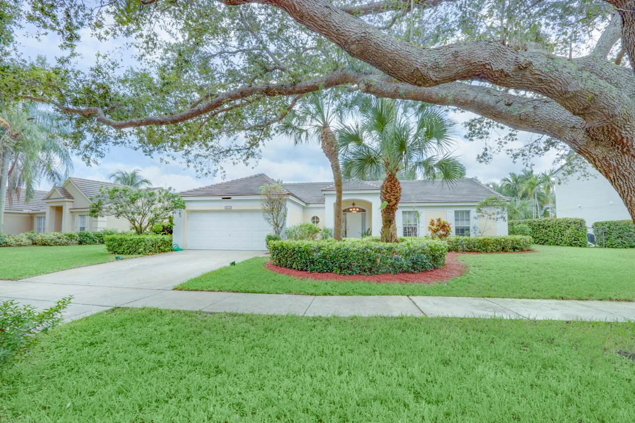 3810 Sabal Lakes Road - Photo 1