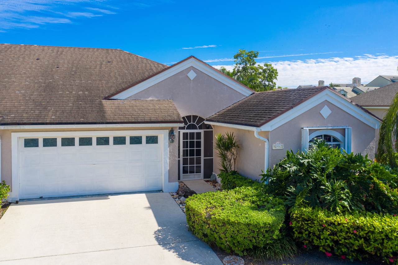 127 Lakeshore Drive - Photo 1