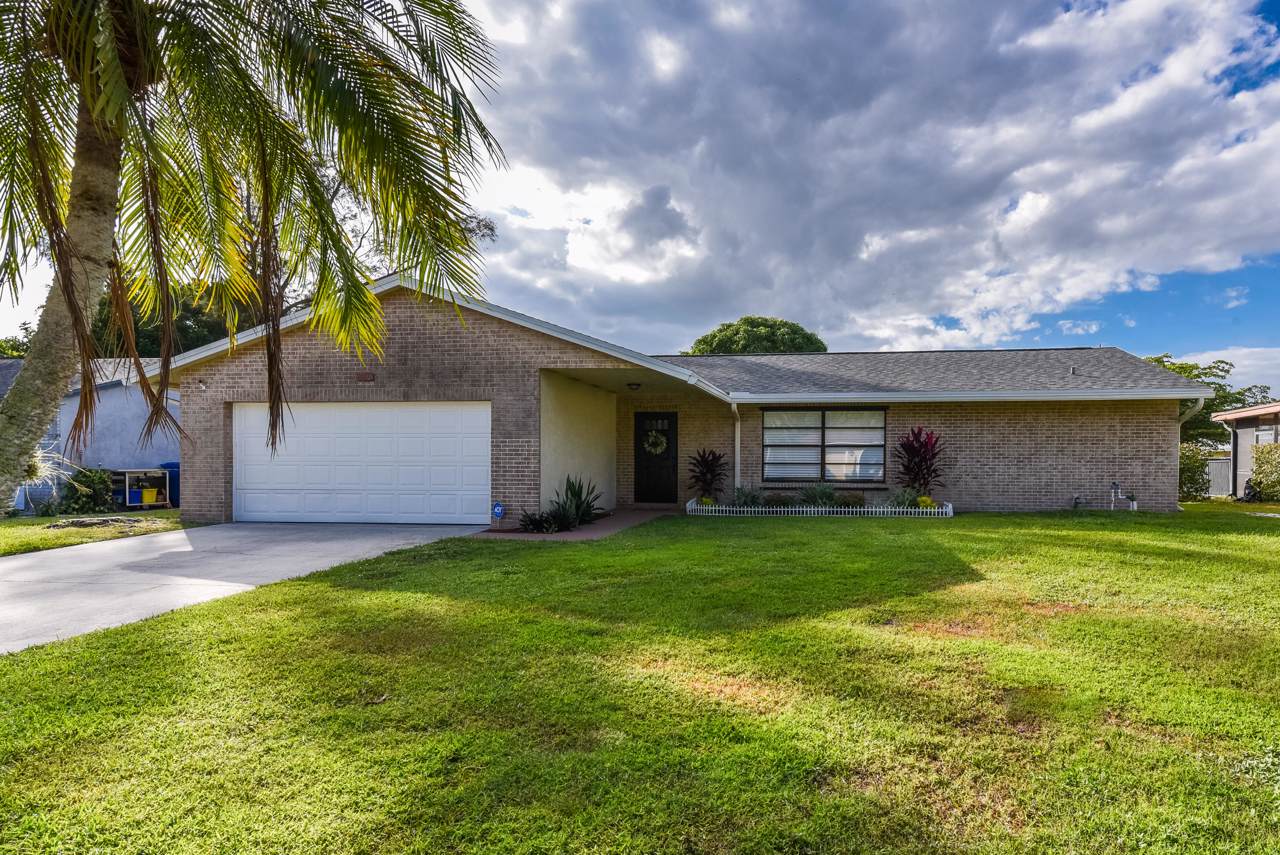 143 Heron Parkway - Photo 1