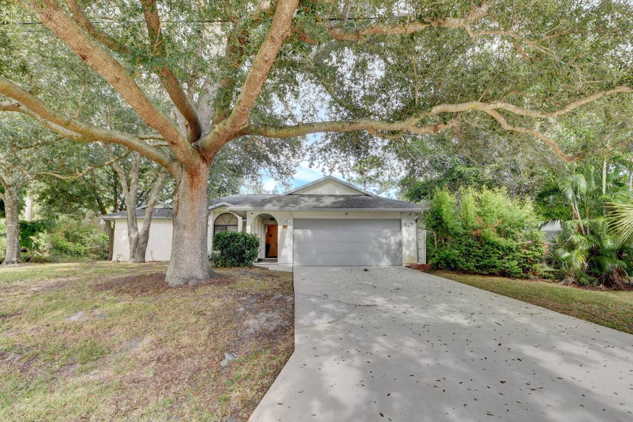 1817 Bellevue Avenue - Photo 1