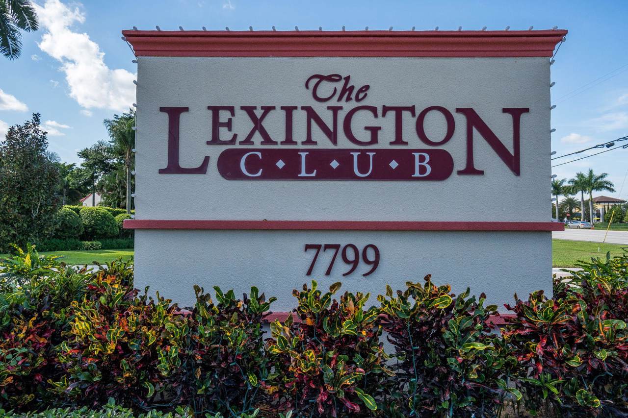 7960 Lexington Club Boulevard - Photo 1