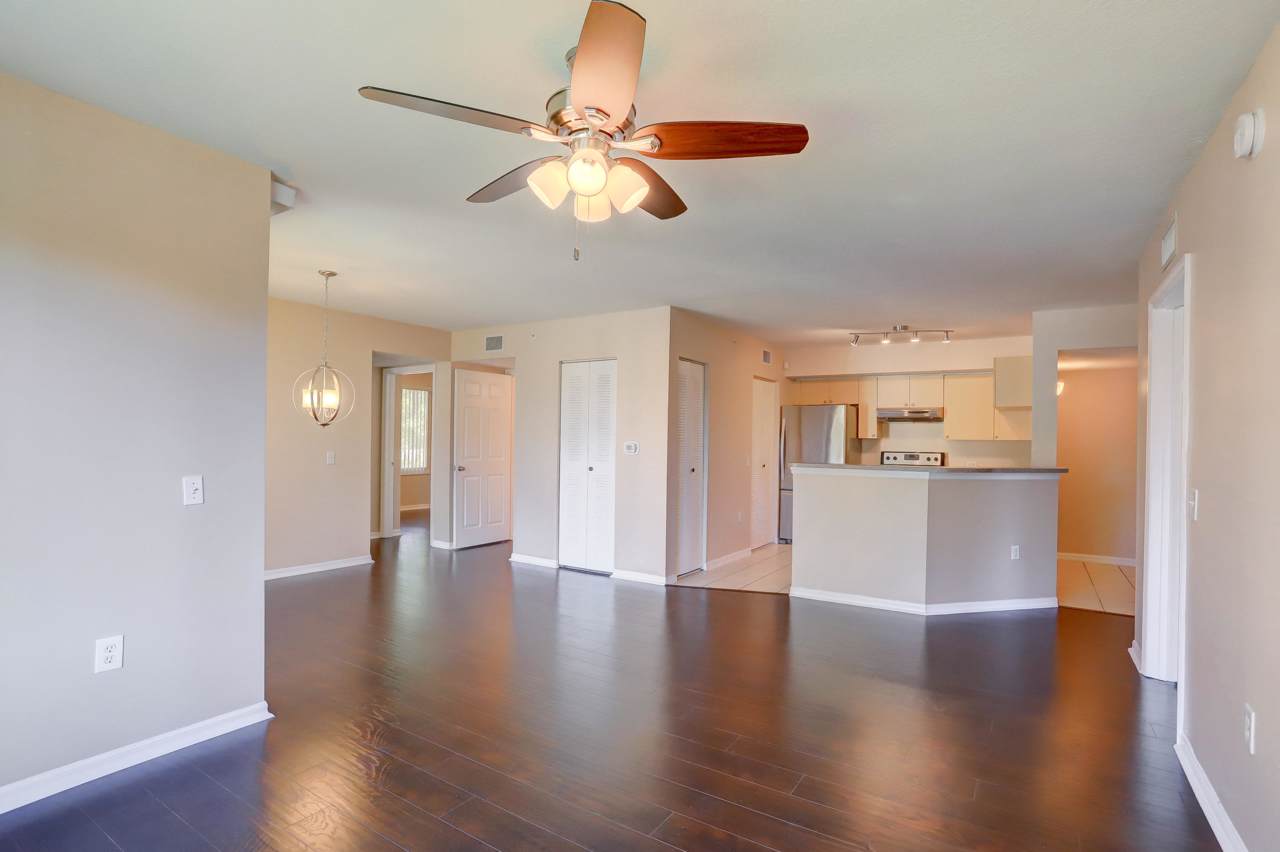 1109 Villa Circle - Photo 1