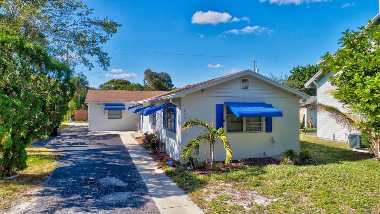 221 Federal Highway - Photo 1