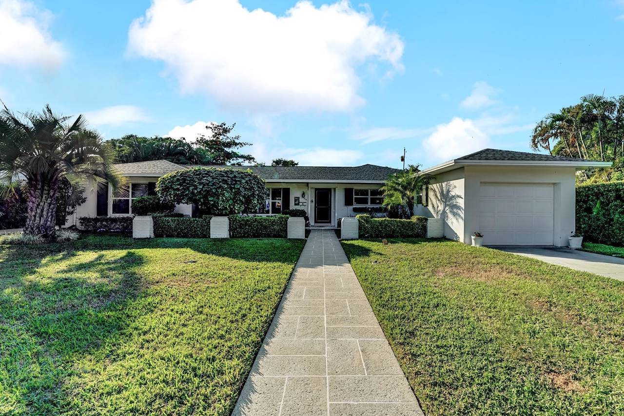 318 Palm Trail - Photo 1