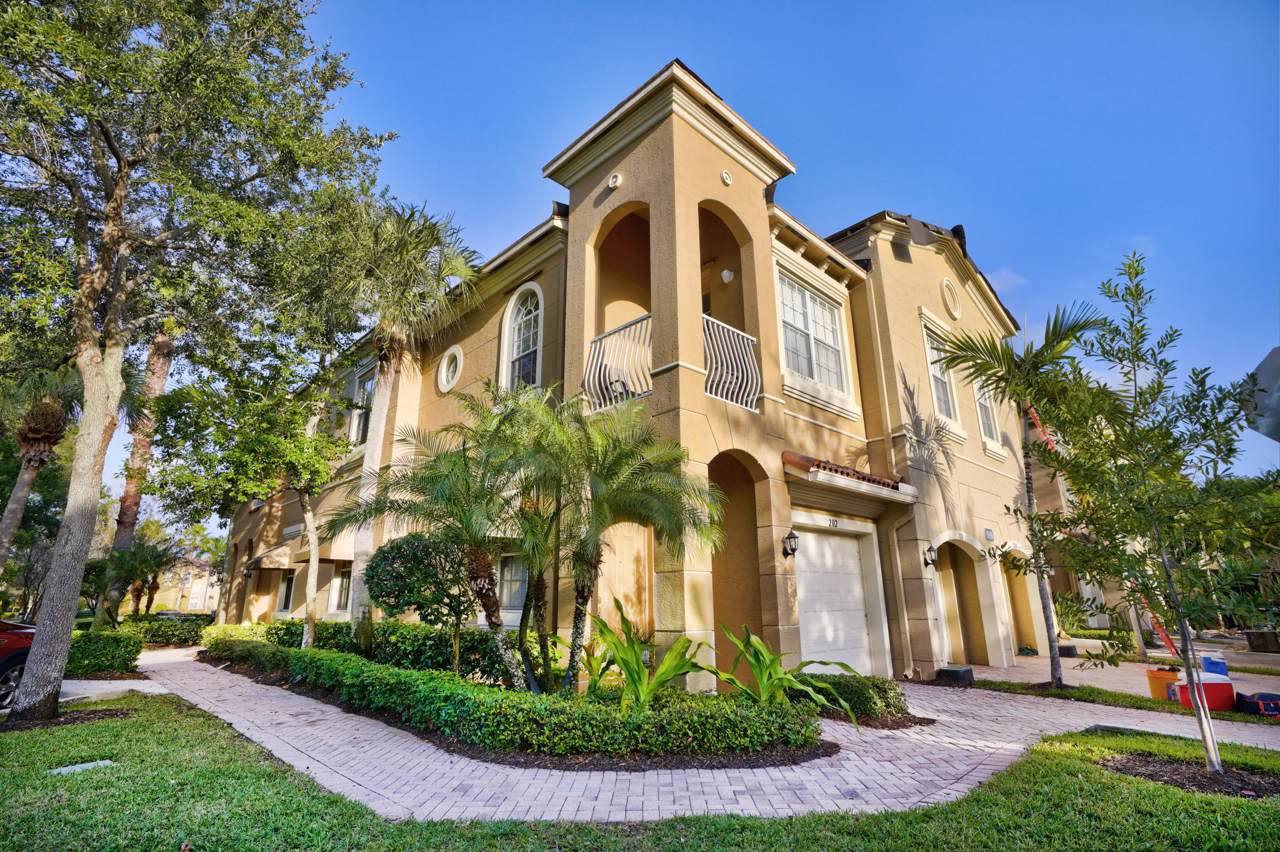4910 Bonsai Circle - Photo 1
